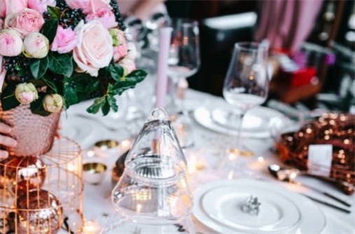 今日是否适宜兴工,动土2028年7月18日黄历分析