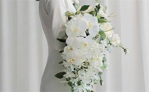 今天农历2027年七月初四黄历完婚适宜吗,结婚吉日