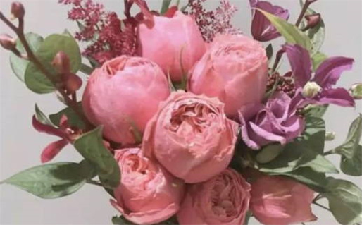 今日是否适宜举办婚礼,2027年6月6日黄历宜忌分析