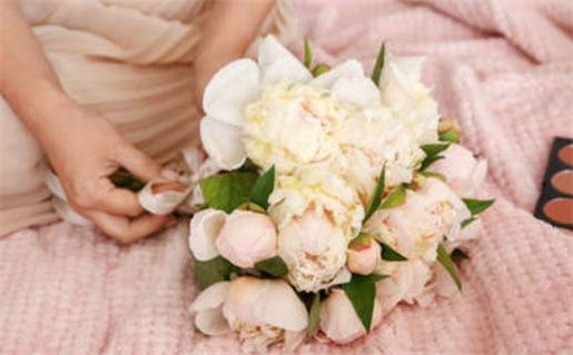 今天万年历2027年8月27日领结婚证的好日子,领证吉日 今天万年历2027年8月27日领结婚证的好日子,领证吉日