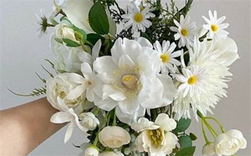 今天万年历2029年4月8日登记结婚的好日子,领证吉日