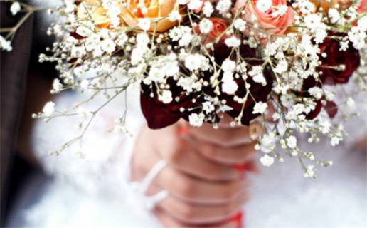 今日是否推荐登记结婚,领证2026年8月14日黄历分析