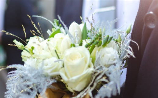 2027年2月22日适宜办证吗,这天领证合适吗