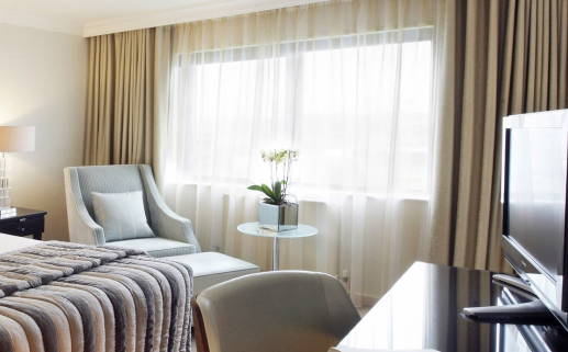 今日是否适合乔迁,2026年10月10日黄历宜忌分析