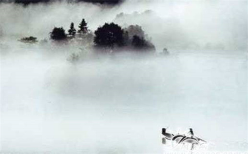 今天是否推荐迁居新址,2027年5月18日黄历宜忌分析