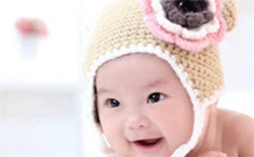 白姓2025年11月13日出生的男孩子命理分析与起名攻略