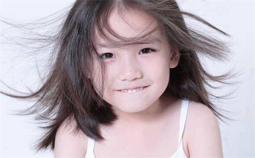 万姓女宝宝取名大全：2025年11月29日出生的宝宝名字推荐