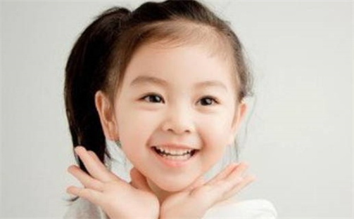 如何给2025年11月23日出生的沈姓女宝宝起个好名字？专业分析与建议