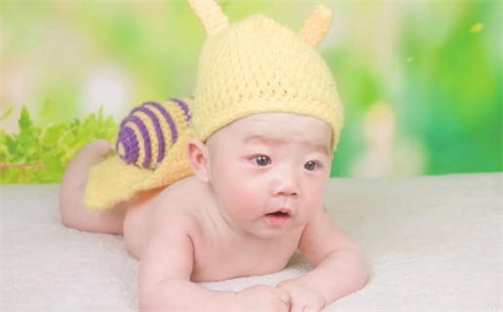 崔姓2025年12月19日出生的女孩子五行缺什么？如何科学取名