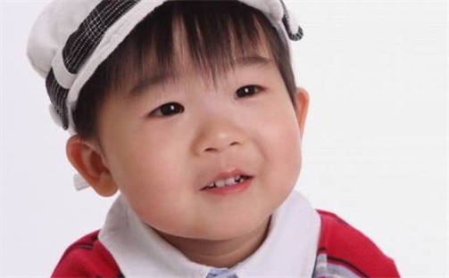 2025年12月29日出生的邓姓男孩子取名指南：吉祥好听的名字推荐