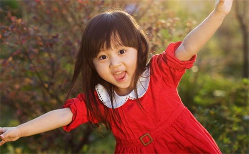 卢姓2025年11月22日出生的女孩子命理分析与起名攻略