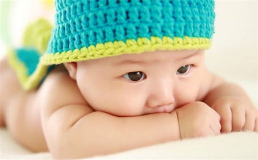 范姓2026/01/03出生男宝宝起名全攻略：名字推荐与禁忌字分析