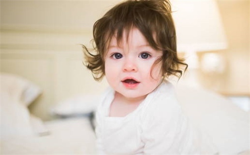 赖姓女宝稳重大气名字推荐：五行分析让起名更科学