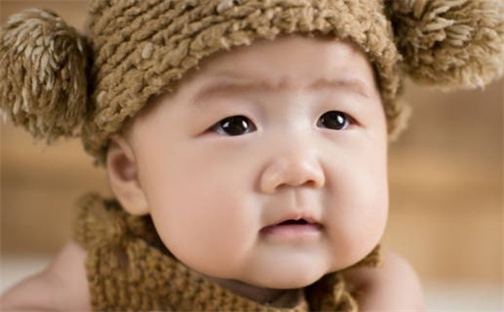 如何给2025年12月12日出生的丁姓女宝宝起个好名字？专业分析与建议