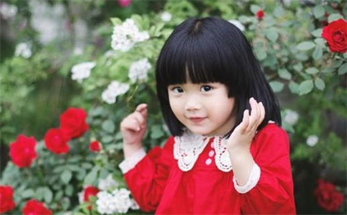 石姓2025年11月14日出生的女孩子取什么名字好？八字五行取名分析